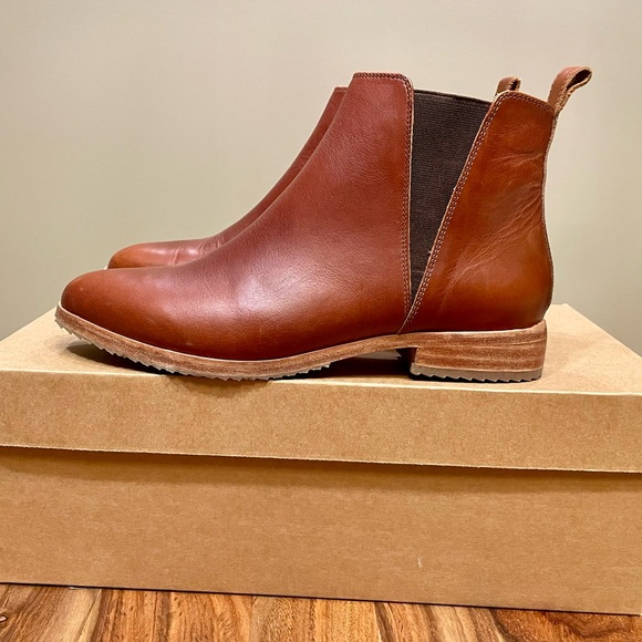 Nisolo Eva Everyday Chelsea Boot, Brandy, 9.5 - Picture 4 of 9